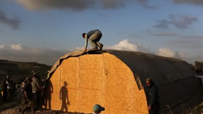 חוזרים לעניינים