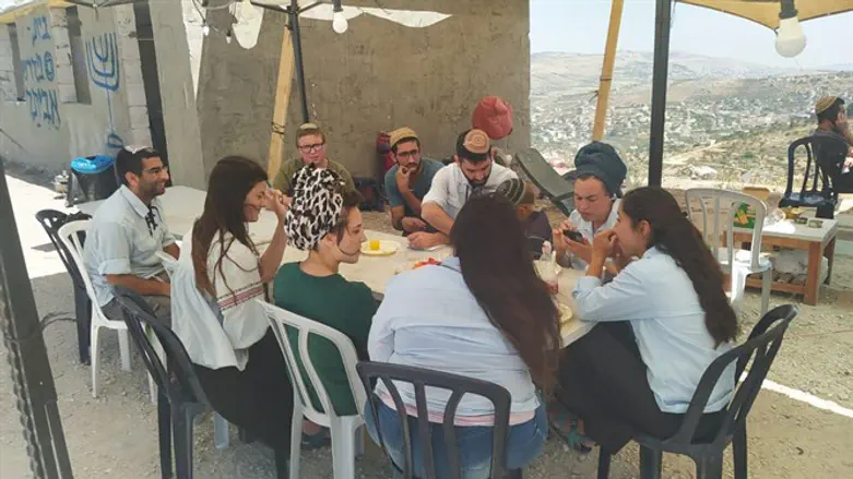 ביקור באביתר