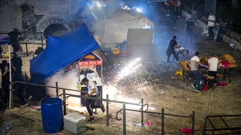 Arabs riot in Jerusalem