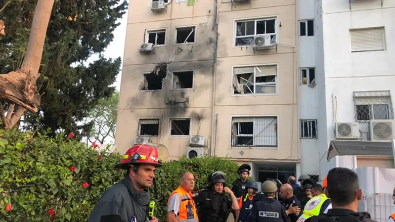 הבניין שנפגע מרקטה באשקלון
