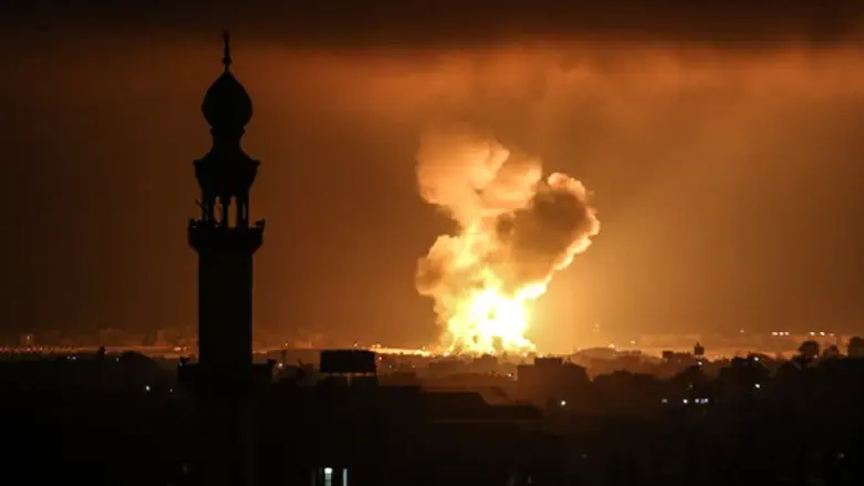 Авиаудар по Газе (файл)