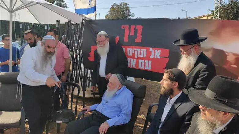 Rabbis outside MK Nir Orbach's home