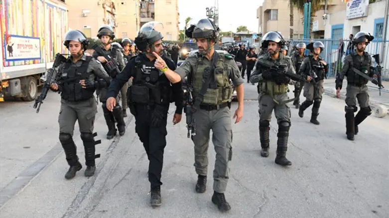 Police patrolling in Lod