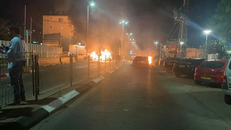 Street scene in Akko following rioting
