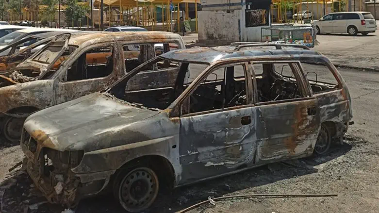 מכוניות של יהודים שניזוקו