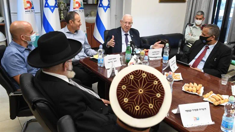 ריבלין עם מנהיגי ציבור בעכו