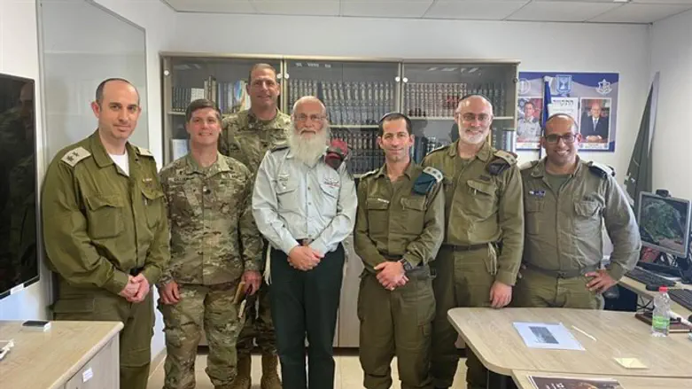 הפגישה במפקדת הרבנות הצבאית