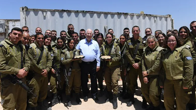 ריבלין והחיילים