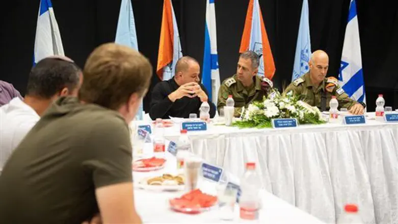 Chief of Staff Kochavi meets community leaders