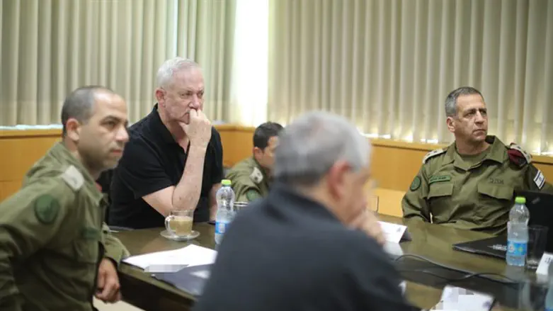 בני גנץ בהערכת מצב במבצע שומר החומות