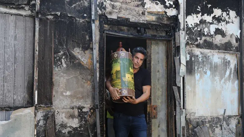 Burned synagogue in Lod