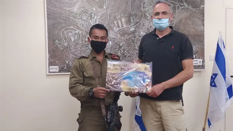 יפתח גאנגטה עם שי אלון