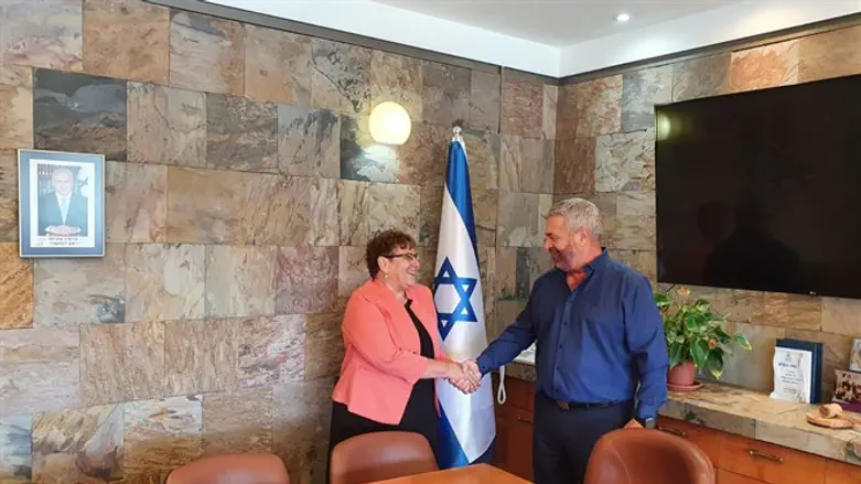 פרץ בפגישה עם מנכ"ל הכנסת. היום