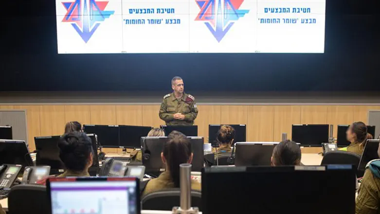 אביב כוכבי בחטיבת המבצעים