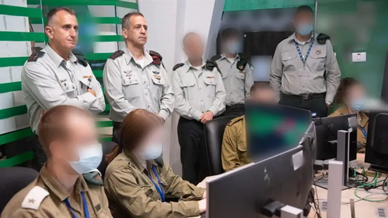 The CoS and Intelligence Units