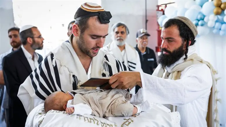 Обряд обрезания в Лоде