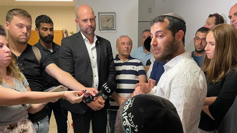 אמיר אוחנה היום בלוד