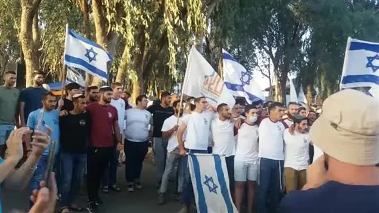 Акция протеста перед домом Айелет Шакед