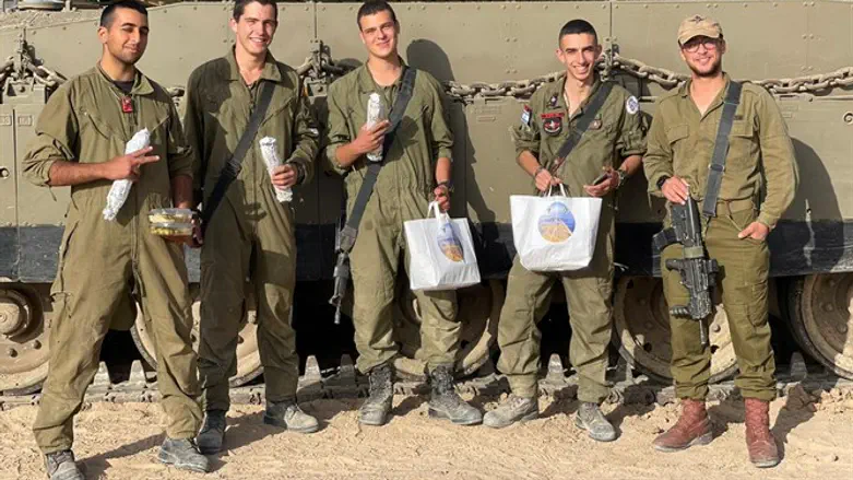 זכות להאכיל לוחמים