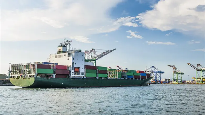 Судно, весом 80 тысяч тонн