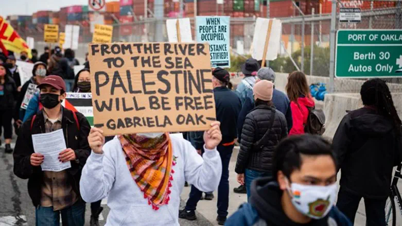 Protesters at the Port of Oakland on June 4, 2021