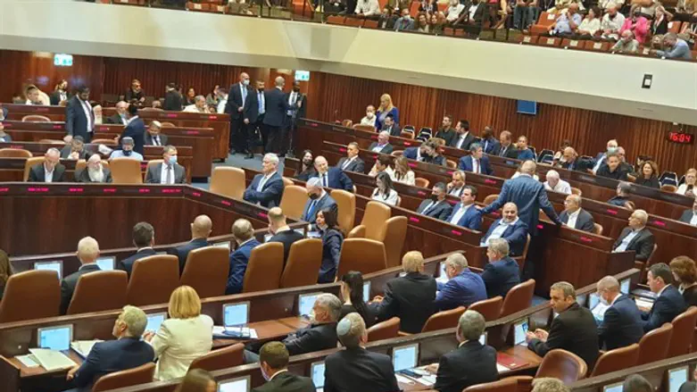 Bennett government sworn in