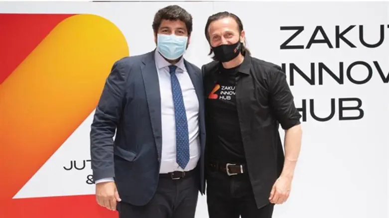 David Hatchwell and Fernando López Miras, President of the region of Murcia