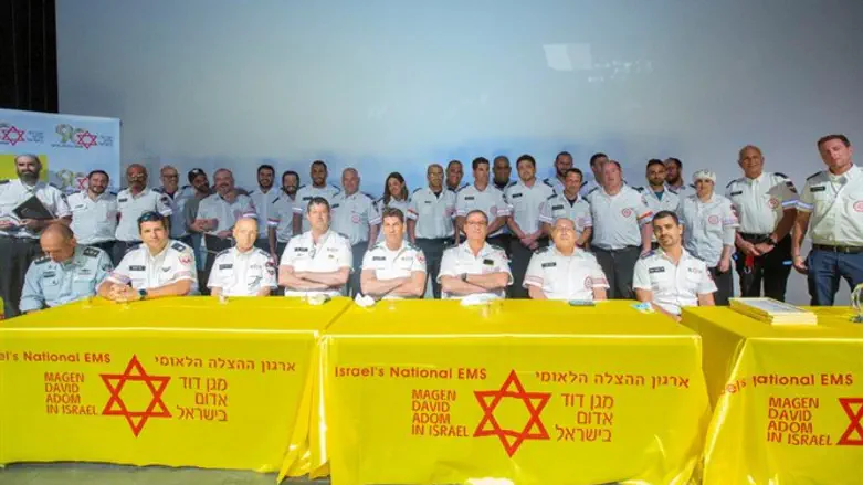 טקס סיום קורס פראמדיקים