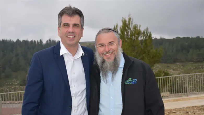 נאמן עם ח"כ אלי כהן