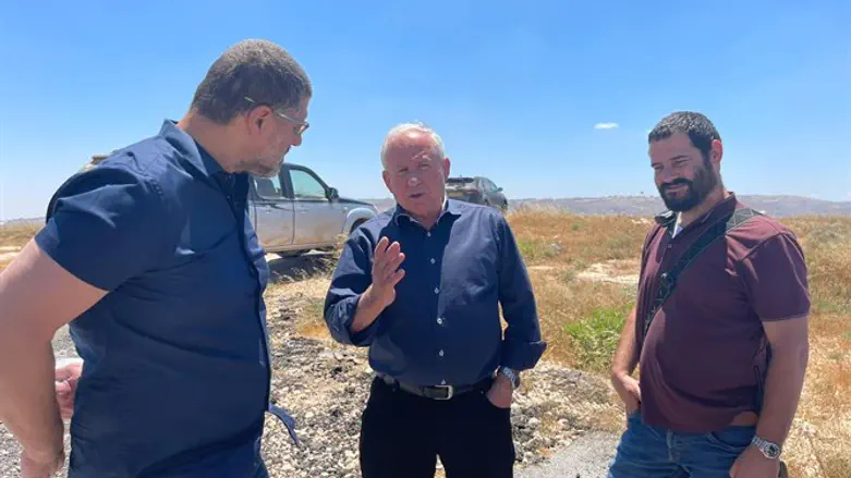 אבי דיכטר עם אביחי בוארון