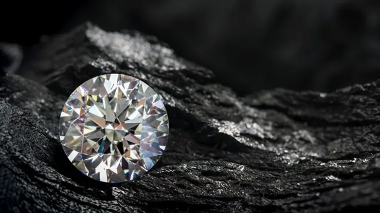 האבנים הנוצצות