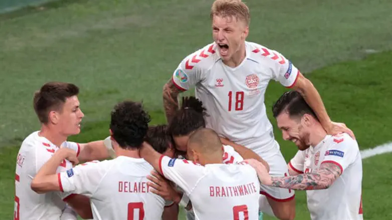 שחקני דנמרק חוגגים מהפך