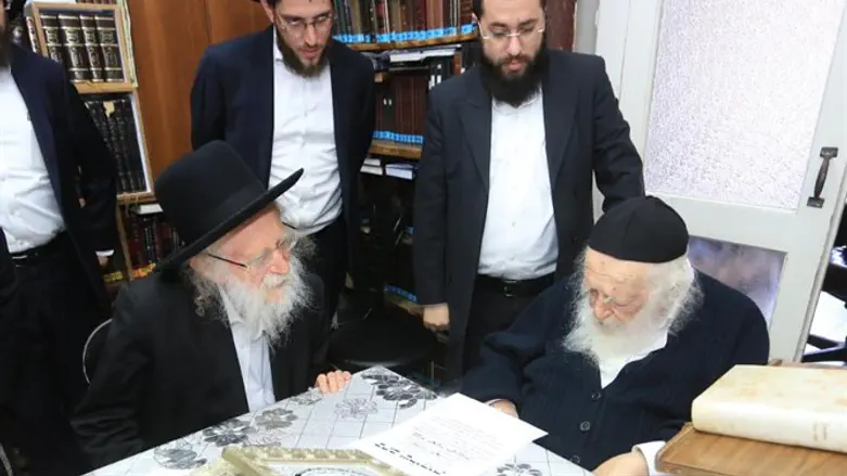 הרב שמעון גלאי אצל הרב קנייבסקי