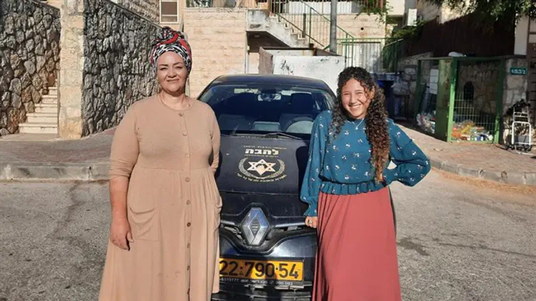 ענת גופשטיין ופעילת להב"ה