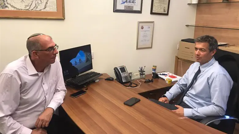 יועז הנדל וניר אורבך