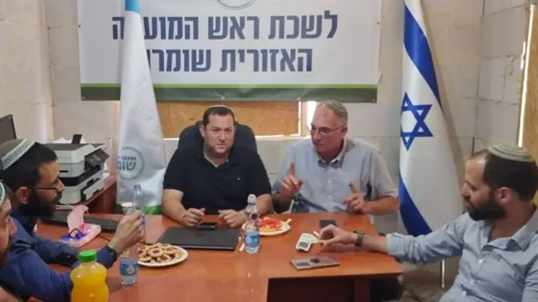 ניר אורבך באביתר