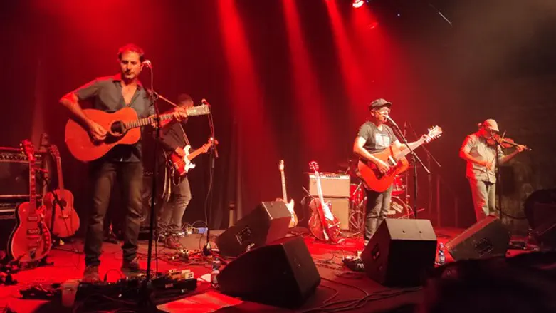 ארז לב ארי בהופעה