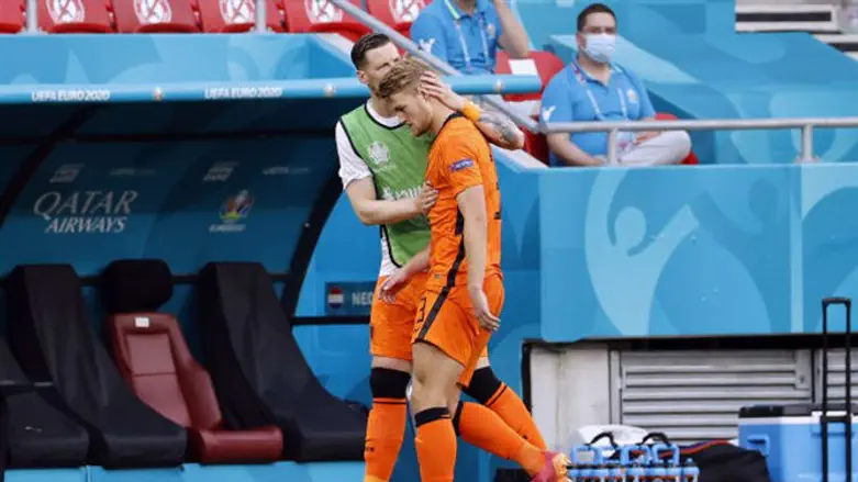 דה ליכט הותיר את חבריו בחיסרון