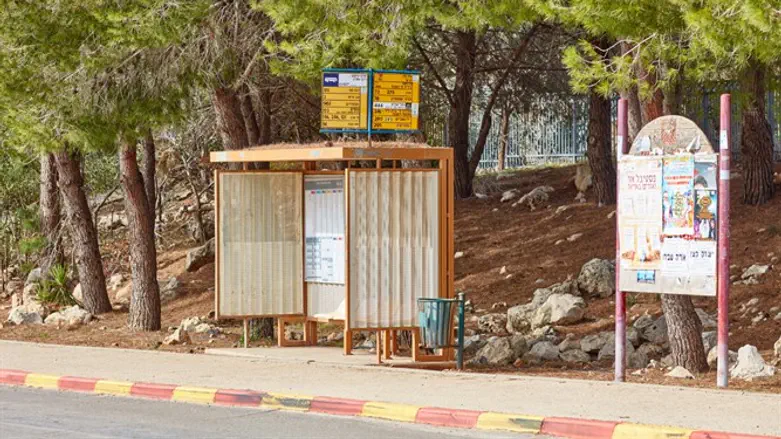 שיפוץ תחנת אוטובוס