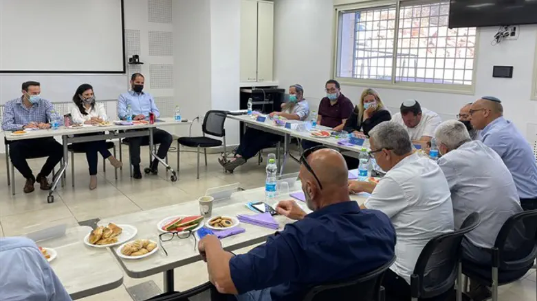 שקדי וראשי מועצת יש"ע