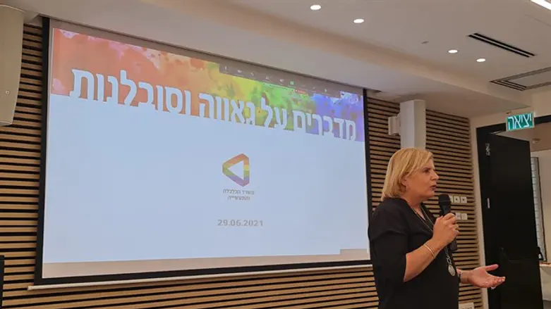 אורנה ברביבאי באירוע הגאווה