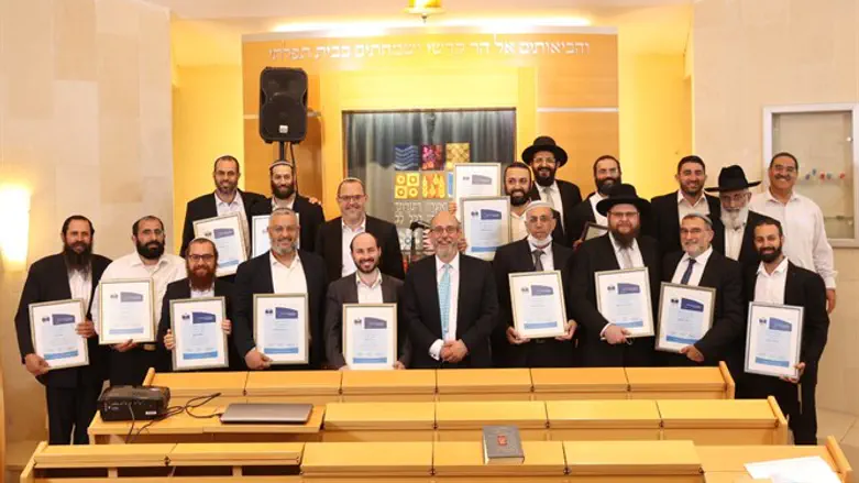 בוגרי מחזור ד' של ארגון רבני ברקאי