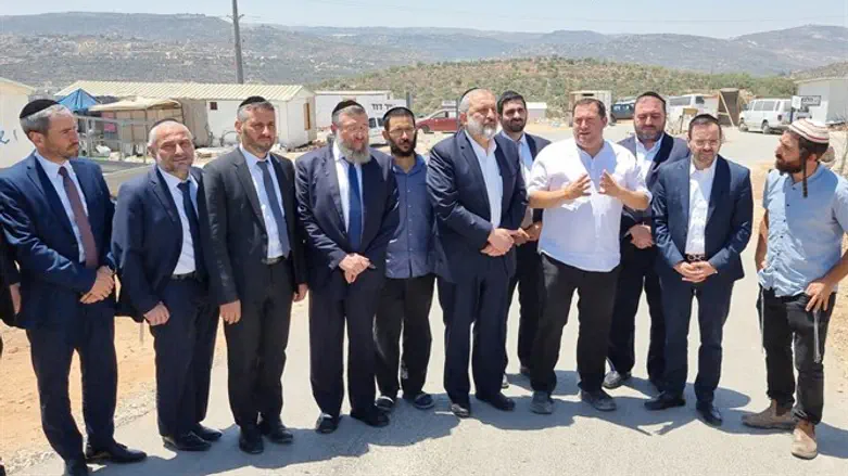 אריה דרעי וסיעת ש"ס באביתר