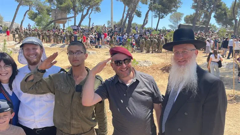 מאיר דונר עם בני משפחתו