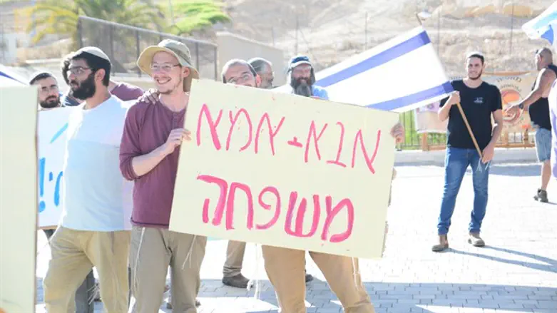 במצפה רמון תומכים בראש המועצה