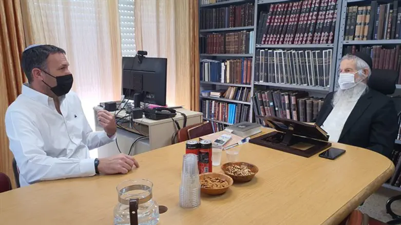 הרב מלמד ומתן כהנא