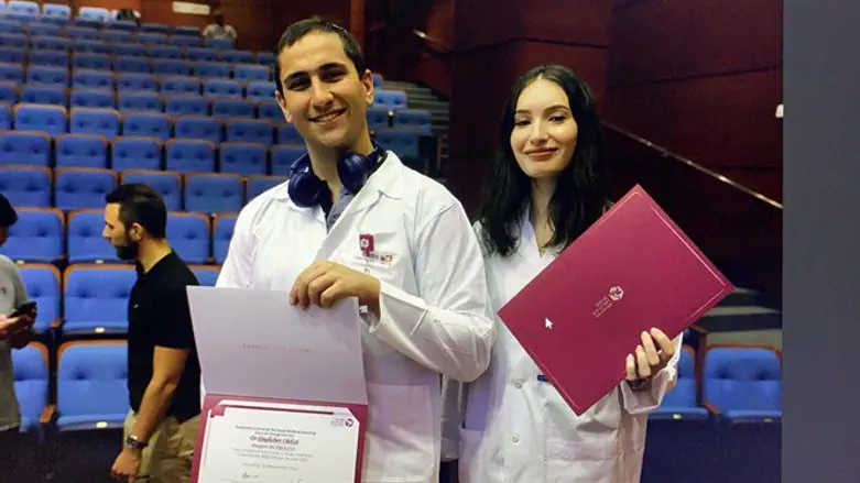 נפתלי זבולון בטקס סיום תכנית 'מסע רופאים'