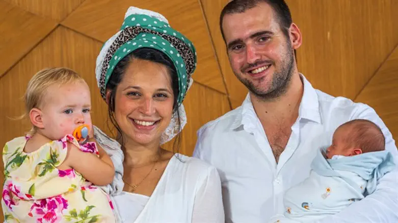 סמנטה ואלישיב סנדובסקי