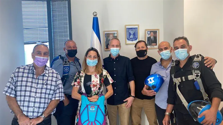 מפגש הצנחנים עם השר טרופר