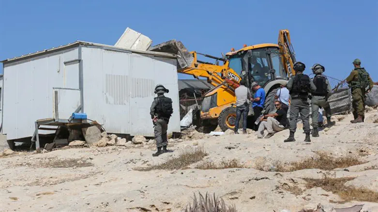 הריסת מבנה בלתי חוקי באזור הכפר יטא